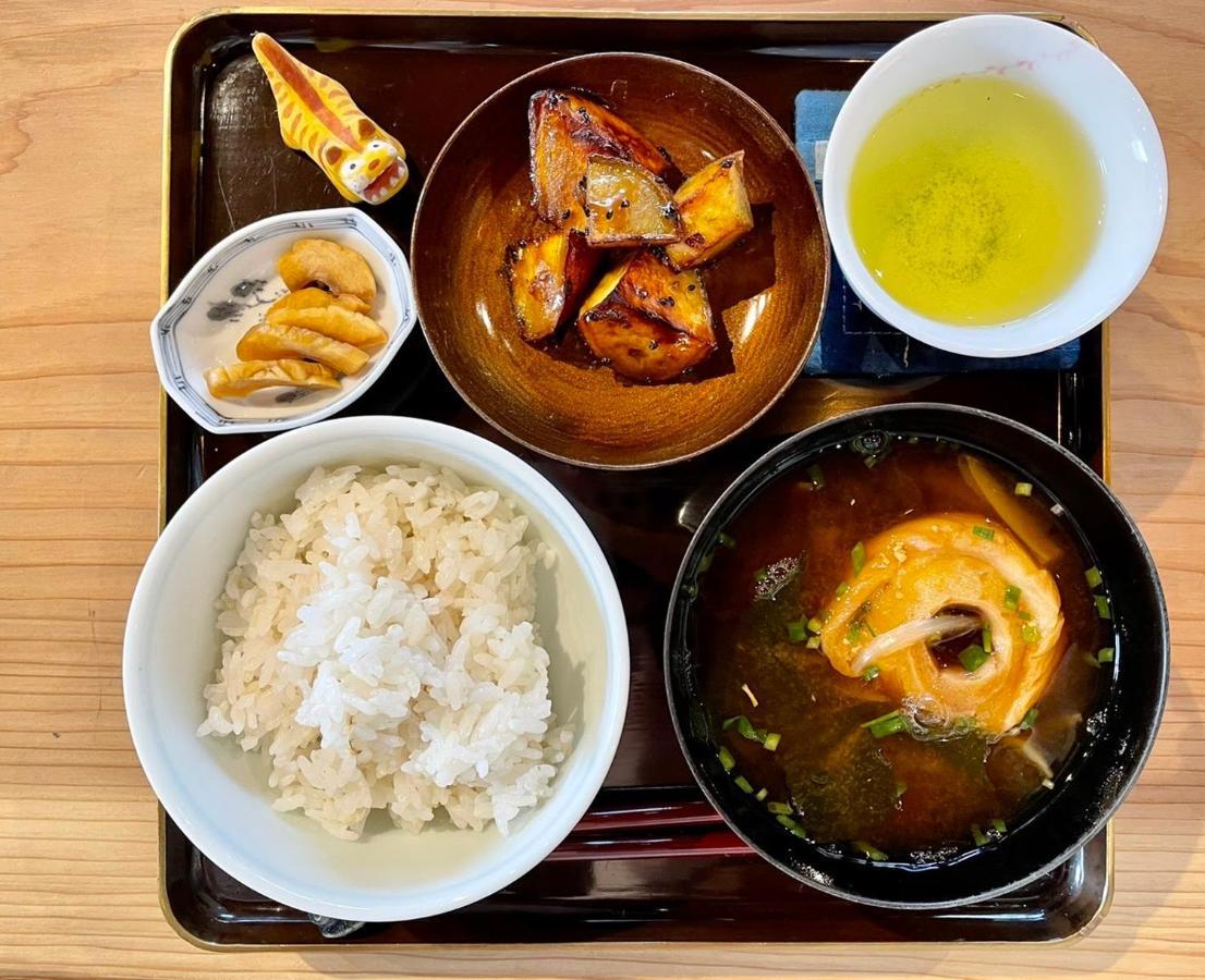 Guesthouse Kojiya 暮らしをつくる宿 旧糀屋 Fukutsu Exteriér fotografie